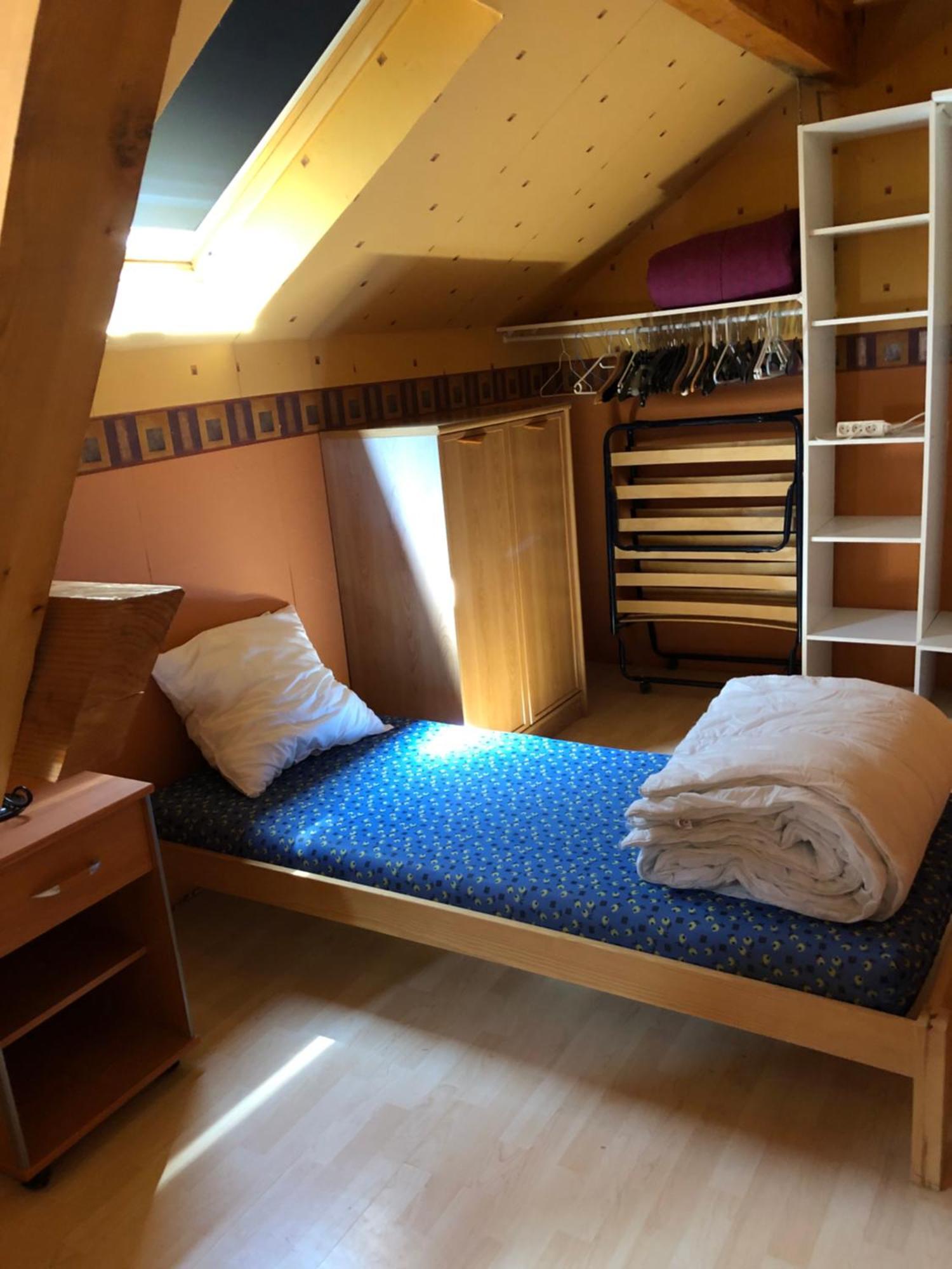Camping, Hotel De Plein Air Les Cariamas 샤토루 외부 사진